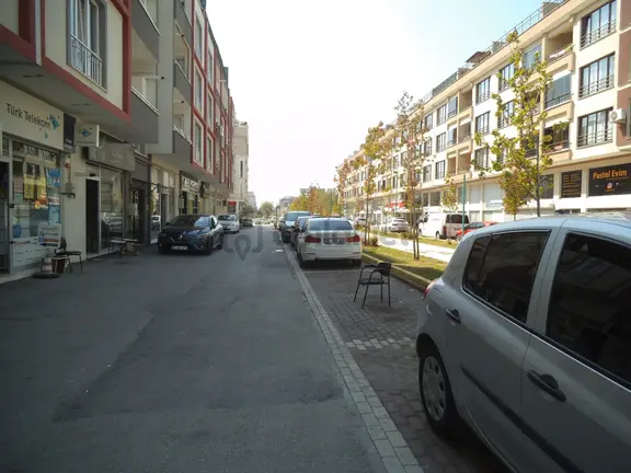 Ertuğrul Mah. Merkezi Lokasyonda, Yürüyüş Yolu Ve Parka Cephe 2