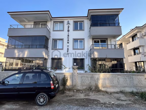 Eşyalı Merkezi Konumda Geniş Ferah 1+1 Kalite Daire 2