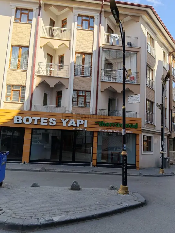 Karahan Emlak'tan Çarşı İçinde 3+1 Yapılı Lüks Daire-ofis 2