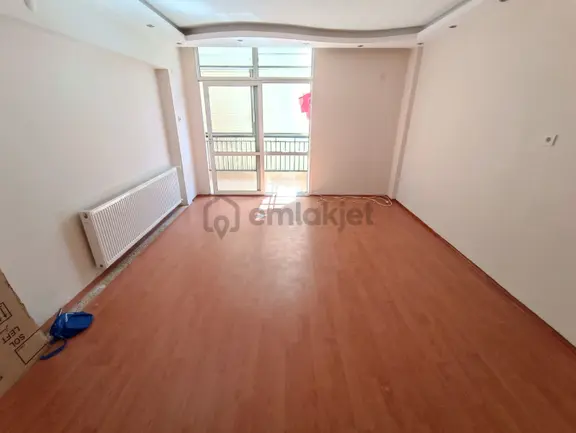 Ata Caddesi Ve Durupark Yakını 3+1 Bakımlı Kiralık Daire 1