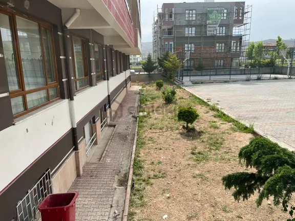 Yüksel Şahinden Yazırda Tramvaya Yakın Yatay Arakat 1+1 Eşyalı 2