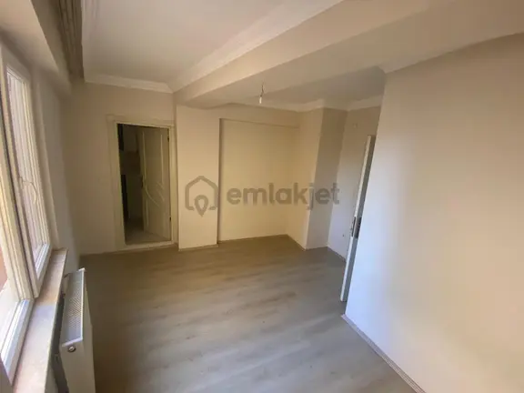 Gelibolu Merkezde Piri Reis Okulu Yakınında Kiralık 2+1 Daire 2