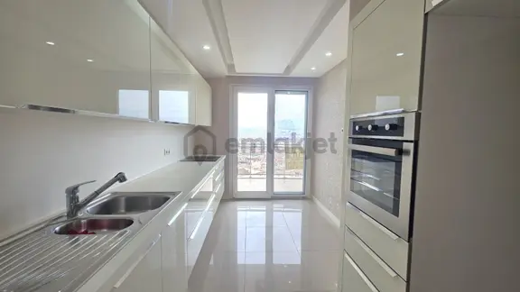 Prestij Sitesi'n De Havuz Manzaralı 3+1 Kiralık Daire 2