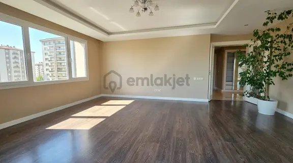 Prestij Sitesi'n De Havuz Manzaralı 3+1 Kiralık Daire 2