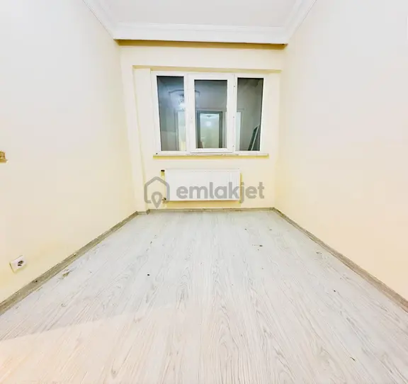 Esenyurt Atatürk Mah 3+1 110m2 Bahçeli Bahçe Katı 1.870.000 Tl 1