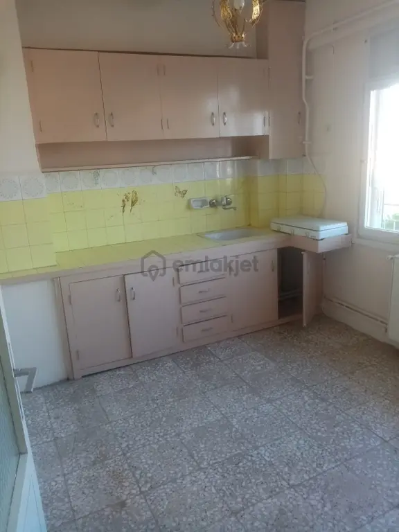 Balıkesir Bahçelievler De Yarış Okul Yanı.demirdağ Emlaktan Kiralık 2+1 Daire 2