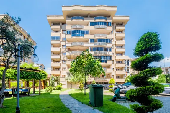 Remax Advantage Arzu Aksaray Forelıevler 3'te Kıralık 3+1 Daıre 1