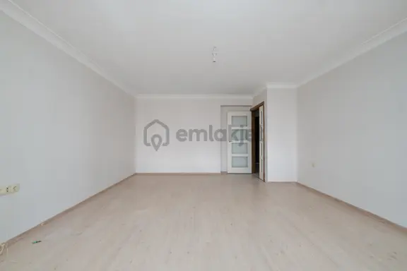 Remax Advantage Arzu Aksaray Forelıevler 3'te Kıralık 3+1 Daıre 2