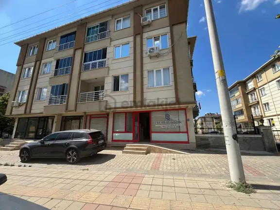 Mehmetoğlu Gayrimenkul'den Satılık Dükkan 200m2 1