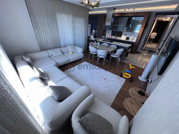 Oğulbey'den Loca'da Bulvar Manzara 4+1 15.kat 4 Banyo 200m² Gny 2