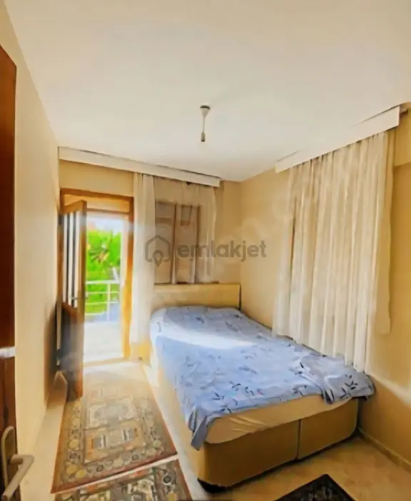 Dikili Cumhuriyet Mah Müstakil Kiralık Eşyalı Villa 2