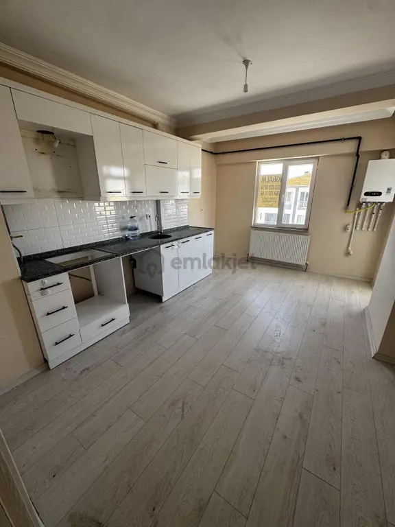 Eymen Yapı-bayat Gediği Kiralık 3+1 Geniş Daire 1