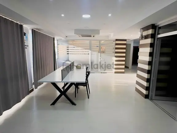 Alaaddin Okçu S A T I Y O R Bölge Hastanesi Karşısı 350m² Ofis 1