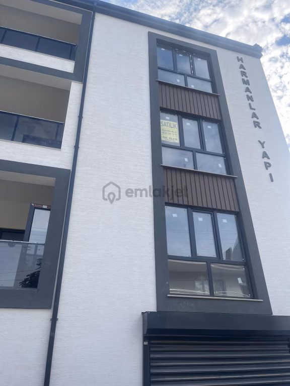 Cerrah'ın Merkezinde Satılık Sıfır Arakat Asansörlü 3+1daire 2