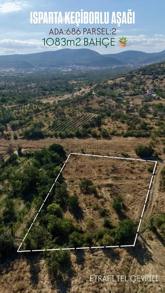 Keçiborlu İlçe Merkezinde 1083m2 Etrafı Çevrili Meyve Bahçesi 1