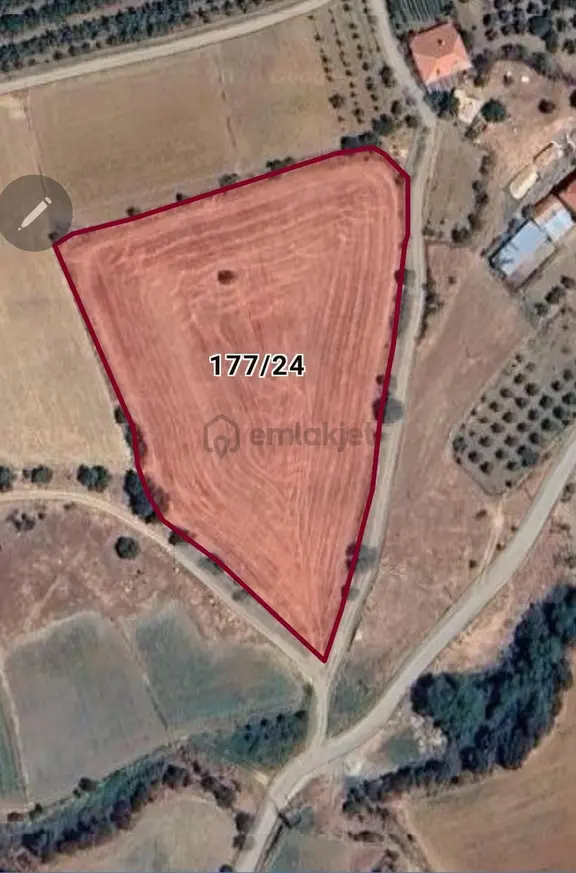 Uşak Eşme Yeleğen De Köy Merkezine Yakın 9304m2 Satılık Tarla 2