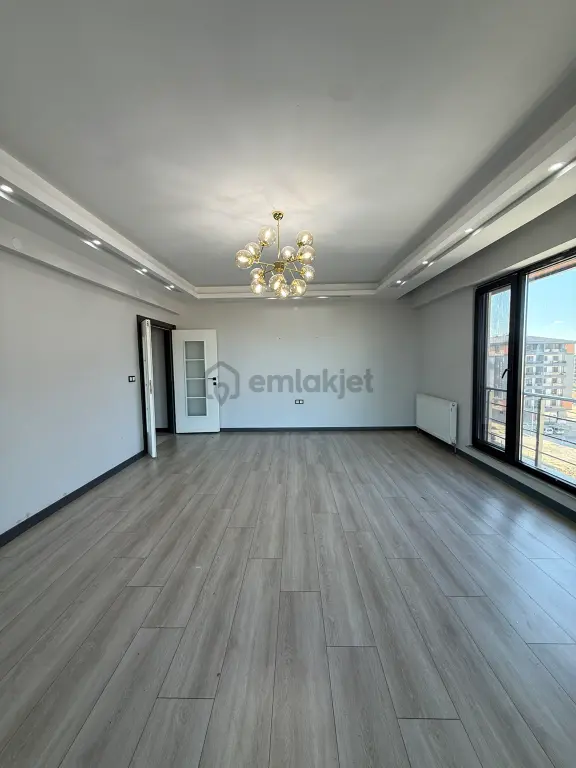 Çerkezköy Cumhuriyet Mah Tepede Kiralık 3+1 Site İçinde Daire 1