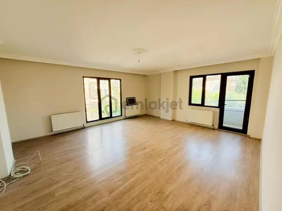 Çiftlikköy Çiftlik Mah. 125 M2 Geniş Ve Ferah 3+1 Kiralık Daire 1