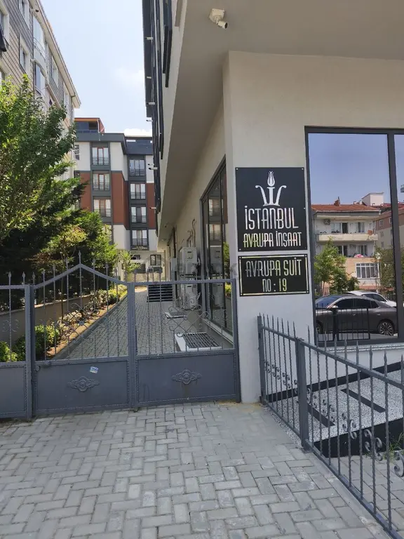 Eşyalı 1+1 Merkezde Sorunsuz Oturuma Hazır 1