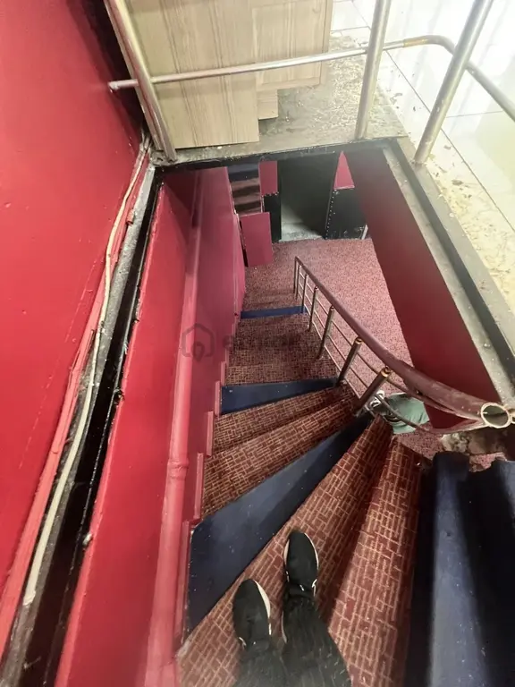 Uludağ Caddesi'nde 2 Katlı Bahçeli Kiralık Dükkan 2