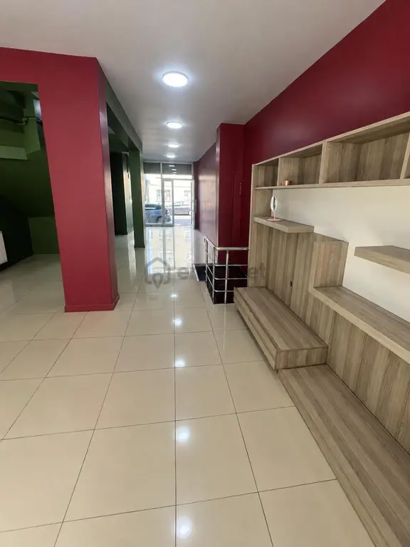 Uludağ Caddesi'nde 2 Katlı Bahçeli Kiralık Dükkan 1