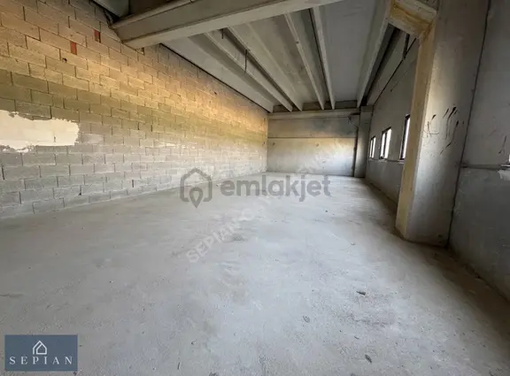 Bozburunda Kiralık 1125m² Sanayi Holü, 110kw Enerji, Site İçinde 2