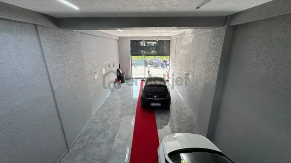 Oto Centerda Masrafsız, Ofis Bölümlü, Yatırımlık 140 M² Dükkan! 2