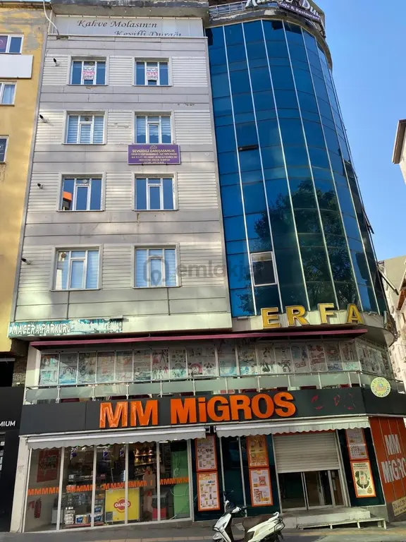 Beyaz Gayrimenkulden İstiklal'de Kiralık 1+1 Arakat 1