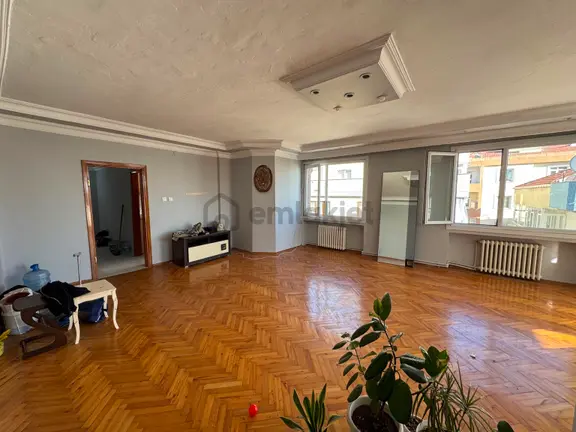 Denizköşkler’de 3+1 Sağlam Binada 180m2 1