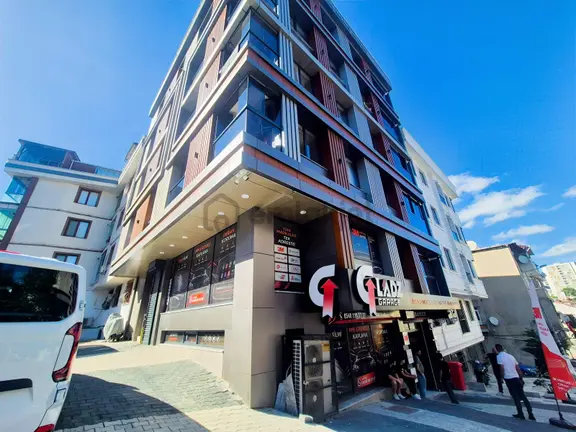 Armax'dan Cadde Üzeri Kiracılı Satılık 2 Katlı Dükkan 1