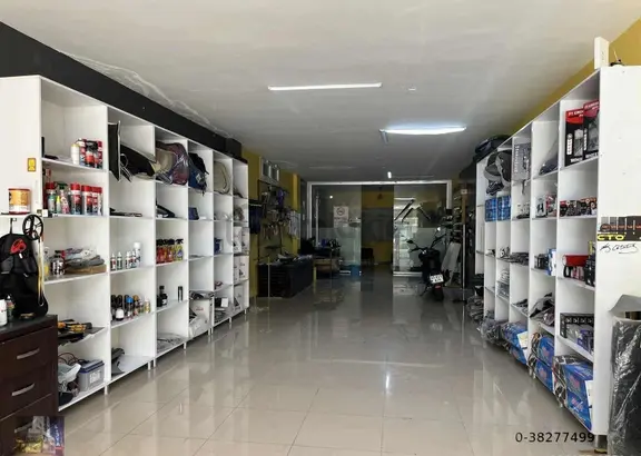 Türbe Caddesinde 130 M2 Satılık Dükkan-iş Yeri 2