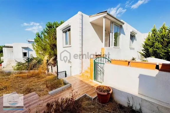Foça Fotaş Tatil Sitesi'nde Geniş Verandalı 2+1 Daire 1