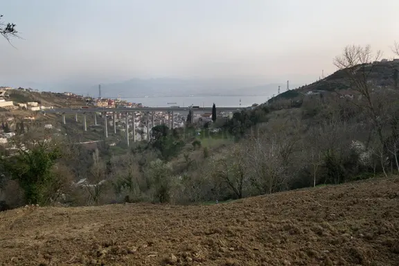 İzmit Arızlıda Deniz Manzaralı 6.200 M² Yatırımlık Arazi 2