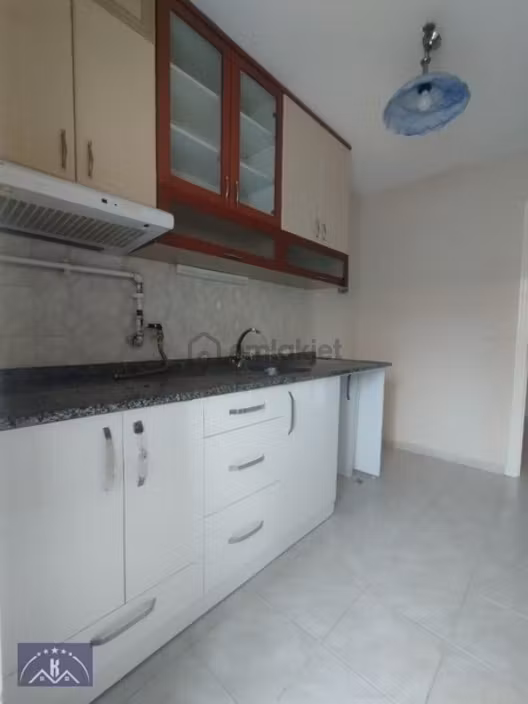 Burdur Merkez Atatürk Mahallesinde Kiralık 2+1 Arakat Daire 1