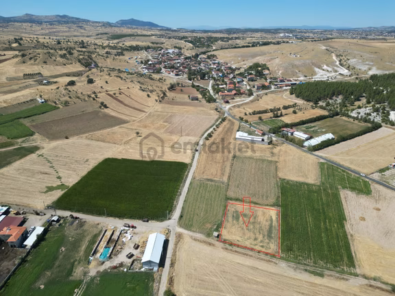 Favori'den Elmacık'ta Hobi Bahçelik 2327 M2 Yolu Var 1