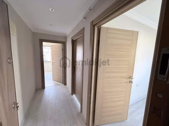 Kiralık Arakat 2+0 Daire Bir Nefes Hastanesi Çaprazı 8 Kasımda 1