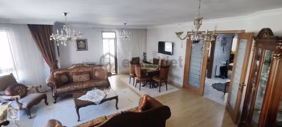 Çankaya Lüks Mobilyalı .kombili, Bakımlı , Ara Kat, 4+1 Asansör, Garaj, Temiz 2