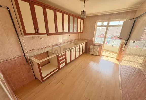 Osmangazi Cadde Dibi Asansörlü Katta Güneş Alan 3+1 Daire 2