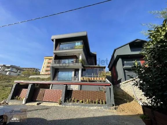 Yaylacık'ta Kiralık 4+2 Tripleks Eşyalı Villa 1