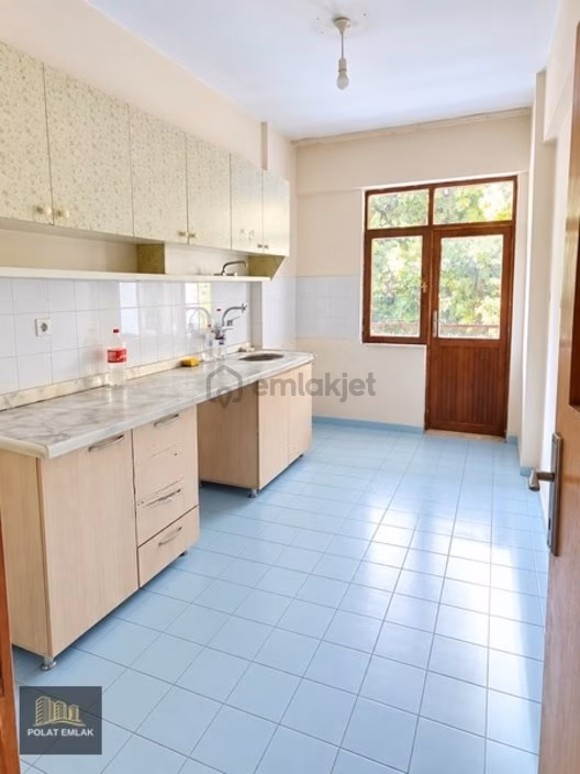Konuksever/karacaoğlan Cadde Üstü Katta Asansörlü 3+1 Daire 2