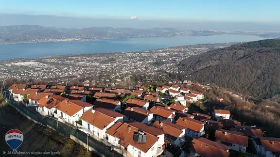 Sapanca, Göl Ve Doğa Manzaralı, Eşyalı Satılık Villa 1