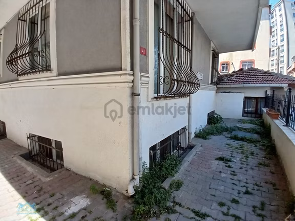 Silahtarağa'da 1+1 Masrafsız Kat Mülkiyetli Satılık Daire 2