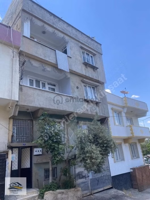Güneş De 100m 3 Kat 1 Teras, Garajlı , Doğalgazlı,3 Er Odalı 1
