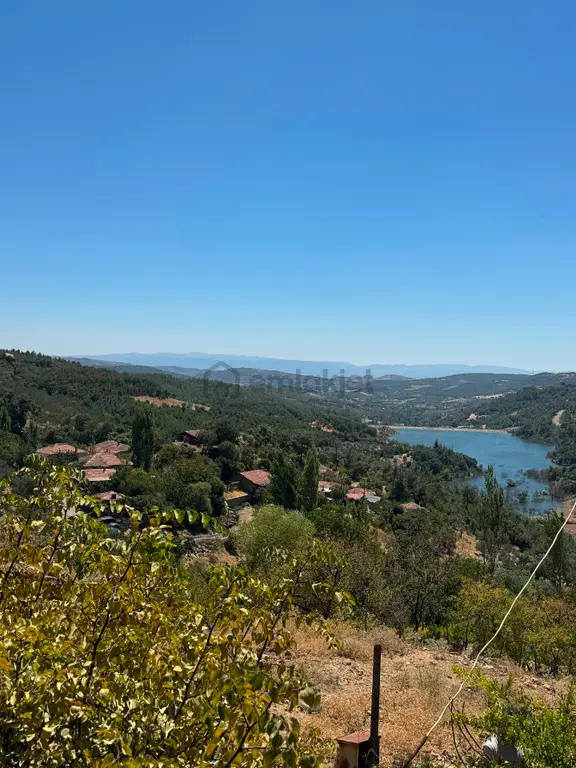 Göl Manzaralı Köy Evi 1