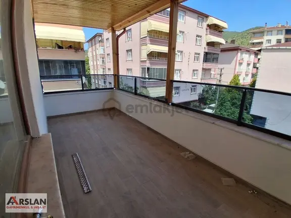Merkezde Sıfır Yapılı 3+1 - Geniş Teraslı Ve Çift Banyolu Lüks 1