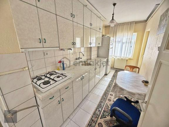 Yunus Emre Caddesi Yakını Temiz Eşyalı 1. Katta Uygun 2+1 Kiralık 2