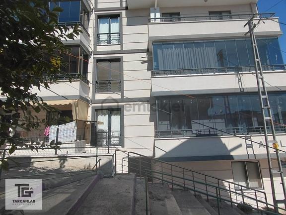 Tarcanlardan Şehir Merkezinde Ara Kat 2+1 Satılık Daire 1