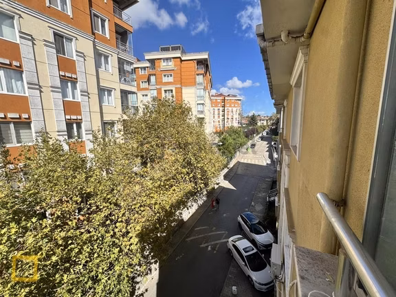 Çekmeköy Ahsen Sokak'ta Ferah 3 + 1 Kiralık Daire 1