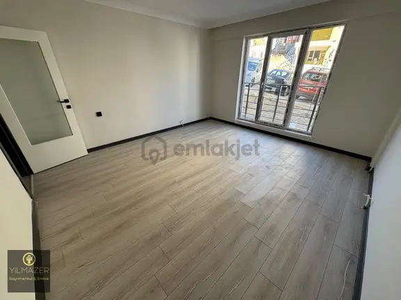 Yılmazer'den 4.cadde'de 2+1 Yüksek Kira Getirili Altta Daire Var 2