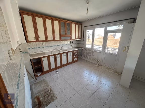 Hega İnvest-altıeylül Belediyesi Yanı 2+0 Teraslı Kiralık Daire 2